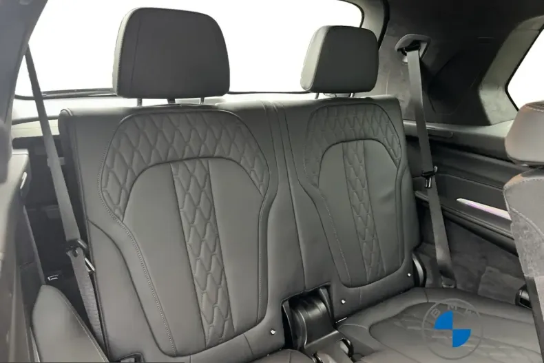 BMW X7 M60 (Seria X) din 2025 cu 26.297 km - oferta BMW211389 - foto 17