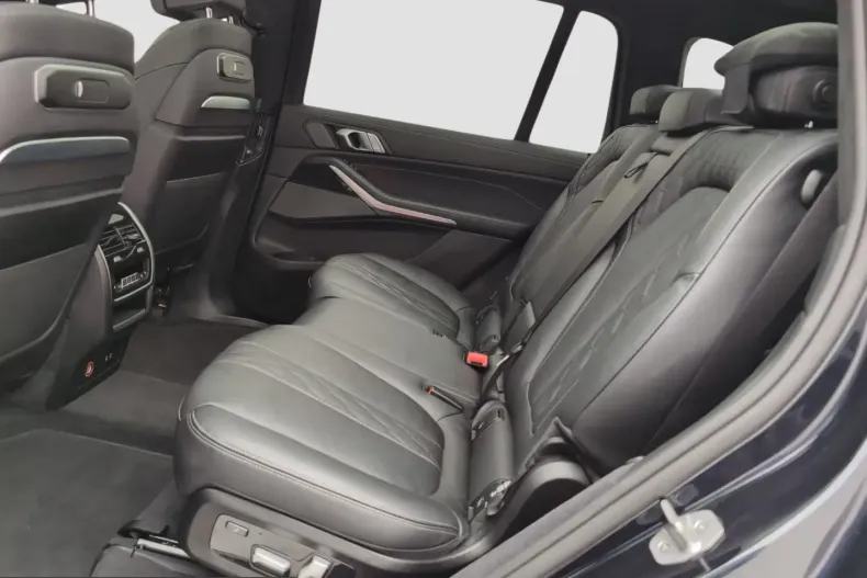 BMW X7 (Seria X) din 2025 cu 25.303 km - oferta BMW211403 - foto 6