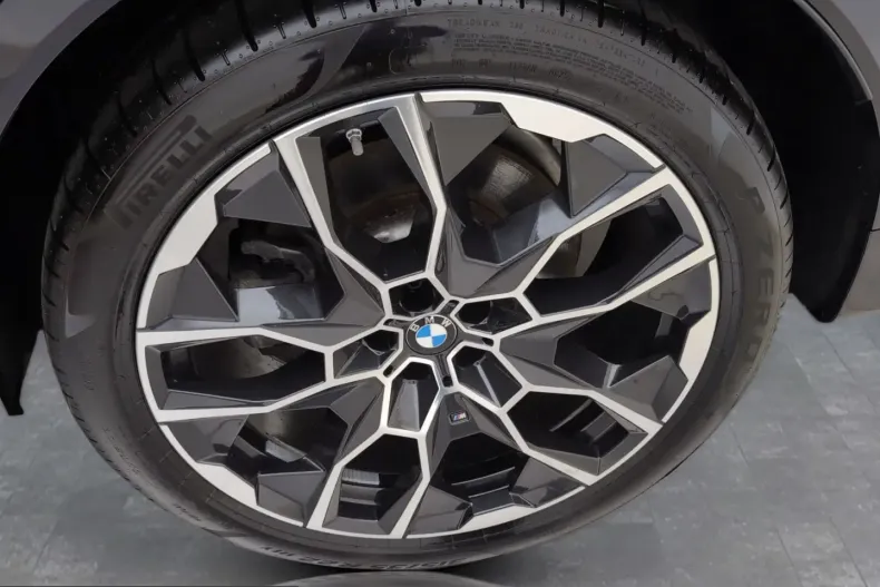 BMW X7 (Seria X) din 2025 cu 25.303 km - oferta BMW211403 - foto 13