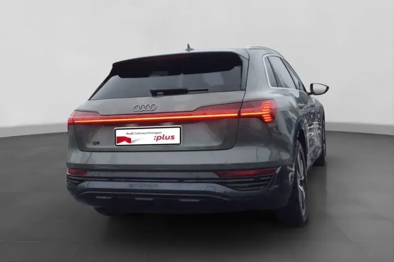 Audi Q8 e-tron din 2023 cu 48.979 km - oferta AUD211405 - foto 2