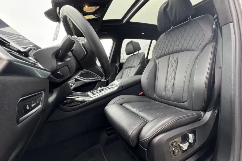 BMW X7 (Seria X) din 2025 cu 26.355 km - oferta BMW211408 - foto 18