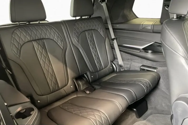 BMW X7 (Seria X) din 2025 cu 24.761 km - oferta BMW211413 - foto 14