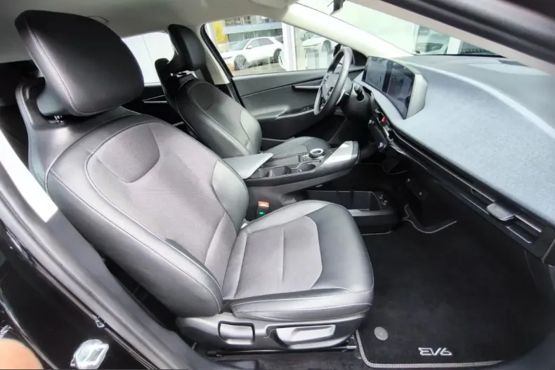 Kia EV6 din 2023 cu 19.013 km - oferta KIA211416 - foto 11