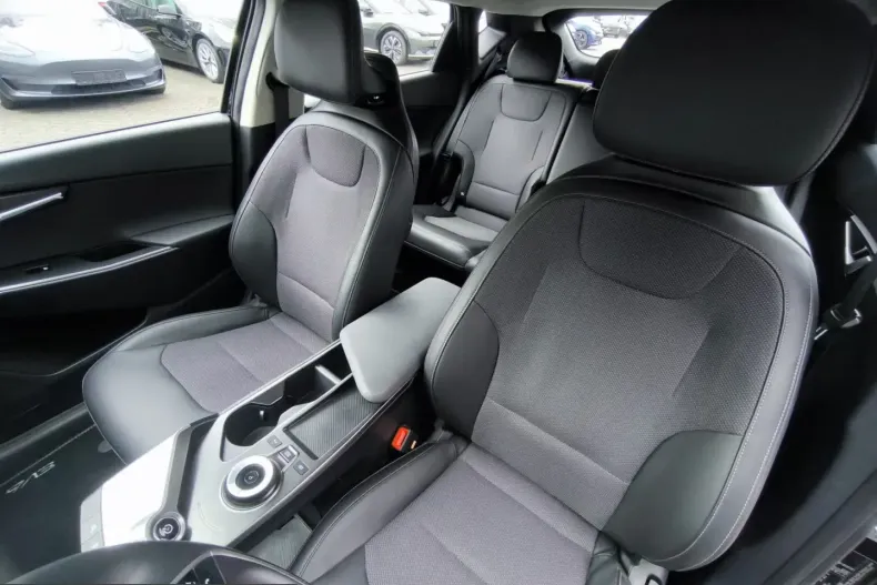 Kia EV6 din 2023 cu 19.013 km - oferta KIA211416 - foto 16