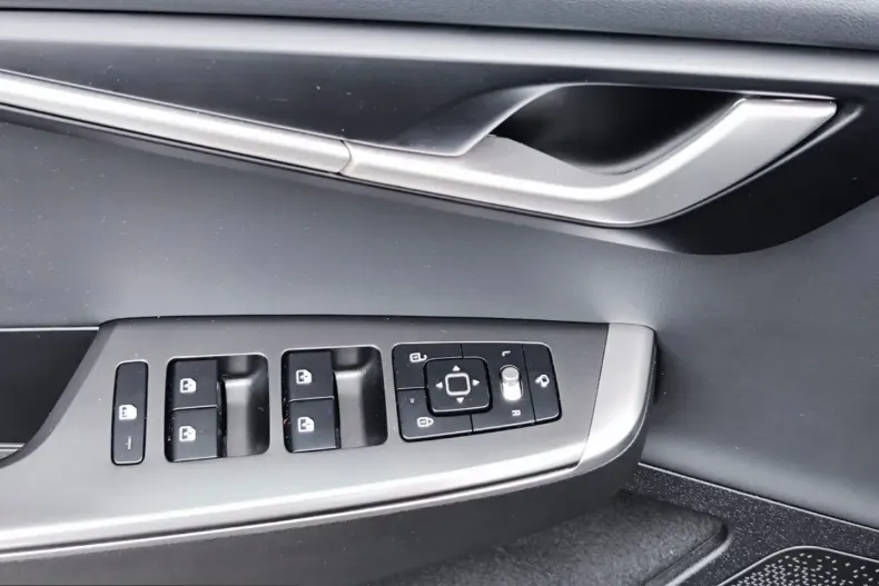 Kia EV6 din 2023 cu 19.013 km - oferta KIA211416 - foto 18