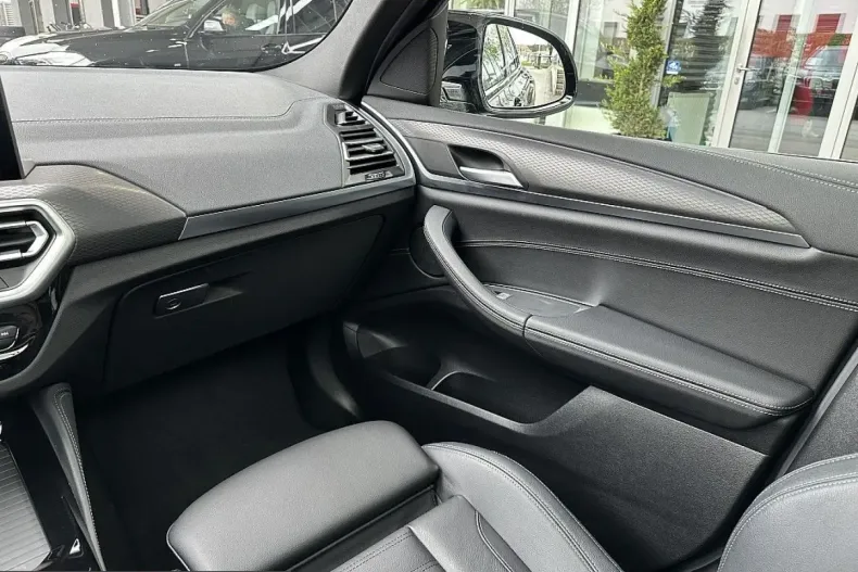 BMW X4 (Seria X) din 2024 cu 18.666 km - oferta BMW211418 - foto 35