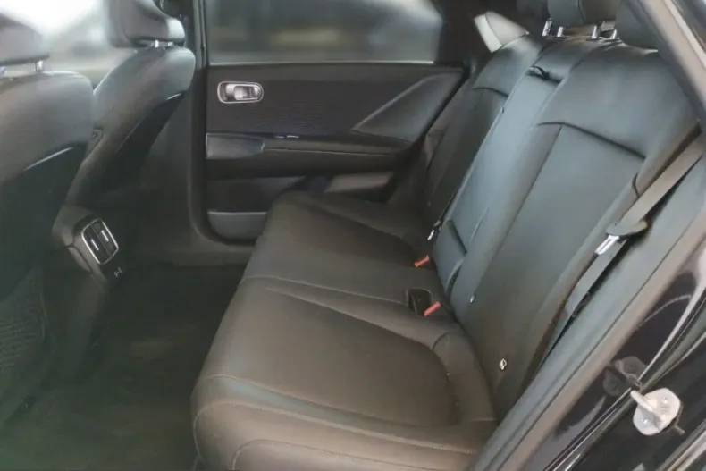 Hyundai IONIQ 6 din 2024 cu 6.528 km - oferta HYU211423 - foto 11