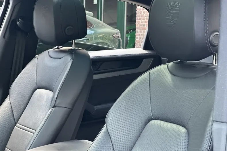 Porsche Cayenne din 2023 cu 59.250 km - oferta POR211435 - foto 3