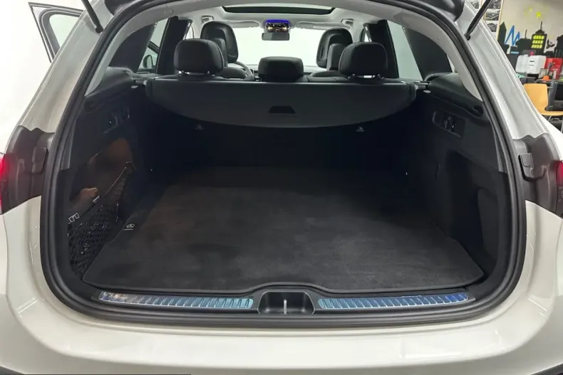 Mercedes-Benz GLC 220 (Clasa GLC) din 2025 cu 7.500 km - oferta MER211436 - foto 12