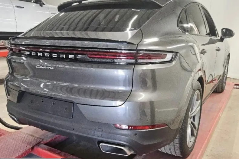Porsche Cayenne din 2024 cu 11.990 km - oferta POR211438 - foto 3