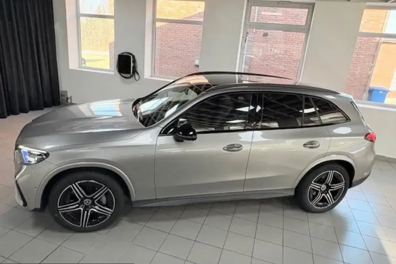 Mercedes-Benz GLC 200 (Clasa GLC) din 2023 cu 7.800 km - oferta MER211440 - foto 3