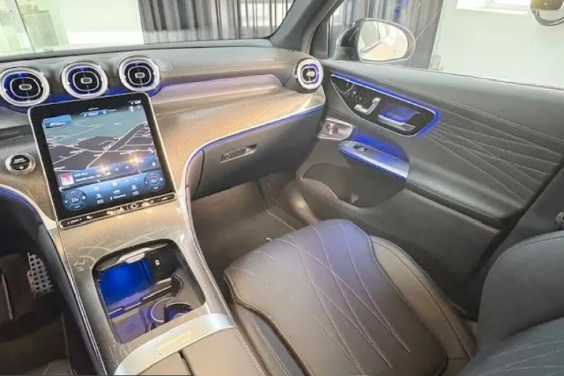 Mercedes-Benz GLC 200 (Clasa GLC) din 2023 cu 7.800 km - oferta MER211440 - foto 15