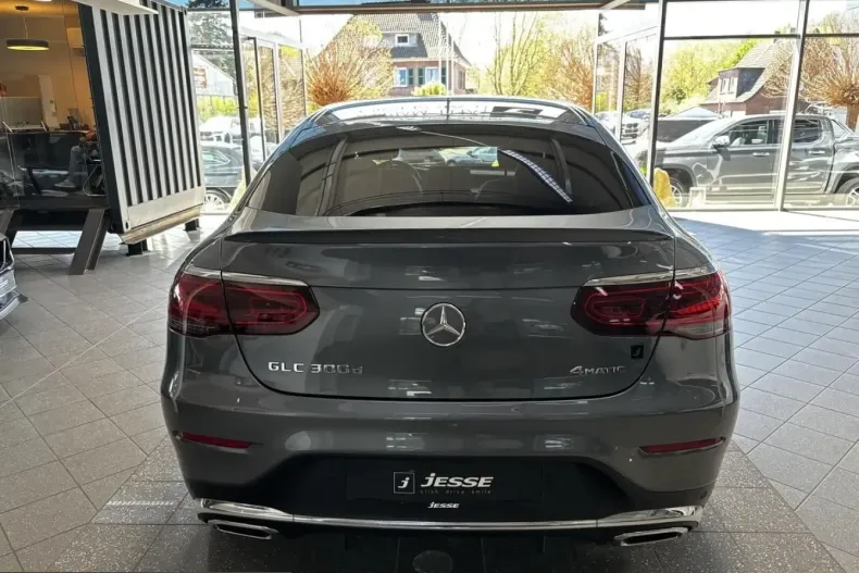 Mercedes-Benz GLC 300 (Clasa GLC) din 2024 cu 42.200 km - oferta MER211442 - foto 6