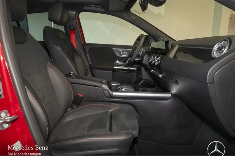 Mercedes-Benz GLA 35 AMG (Clasa GLA) din 2023 cu 44.634 km - oferta MER211446 - foto 4