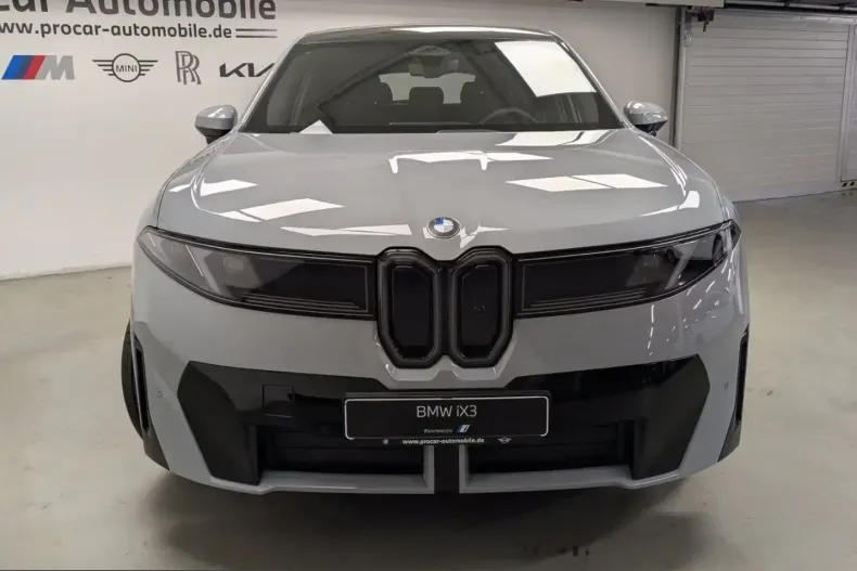 BMW iX3 (Seria X) din 2026 cu 5.500 km - oferta BMW211447 - foto 1