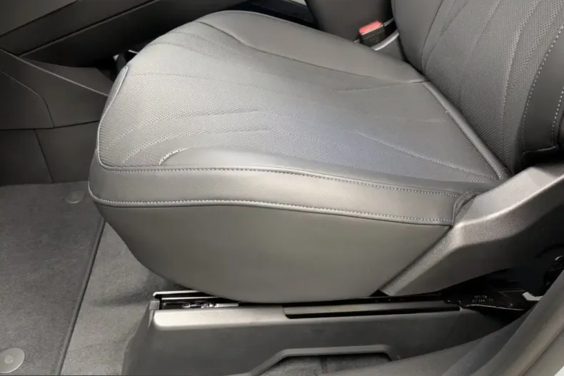 BMW iX3 (Seria X) din 2026 cu 5.500 km - oferta BMW211447 - foto 11