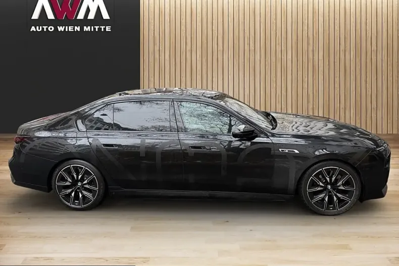 BMW M760 (Seria 7) din 2024 cu 30.000 km - oferta BMW211449 - foto 3