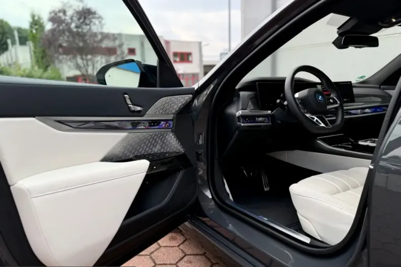 BMW i7 (Seria 7) din 2023 cu 26.000 km - oferta BMW211450 - foto 8