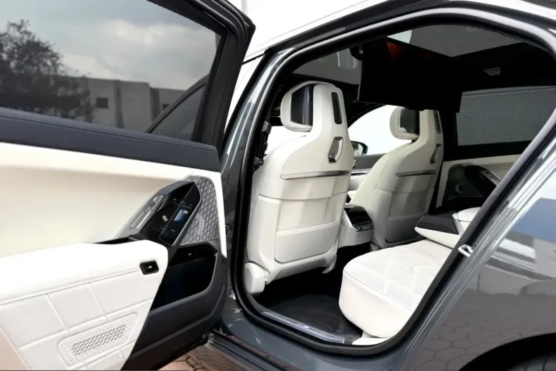 BMW i7 (Seria 7) din 2023 cu 26.000 km - oferta BMW211450 - foto 12
