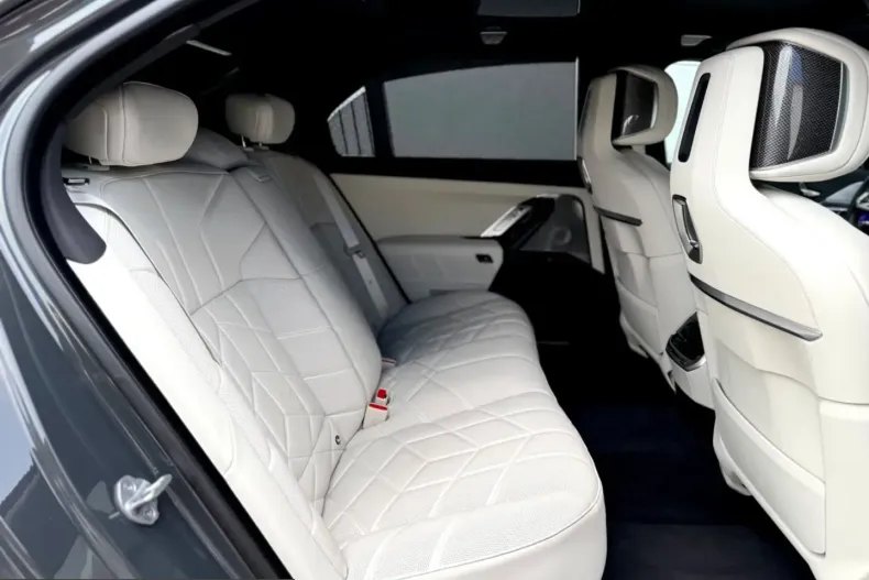 BMW i7 (Seria 7) din 2023 cu 26.000 km - oferta BMW211450 - foto 27