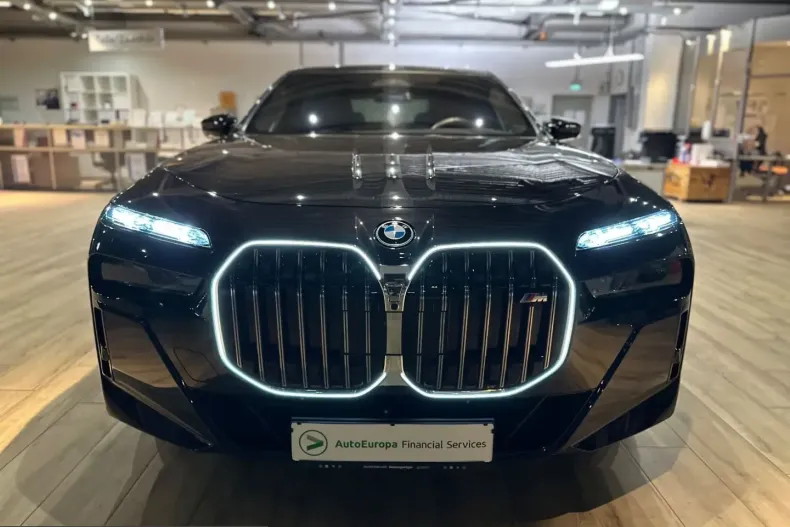 BMW i7 (Seria 7) din 2024 cu 28.794 km - oferta BMW211454 - foto 3