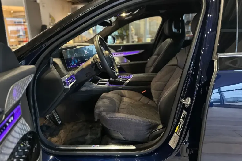BMW i7 (Seria 7) din 2024 cu 28.794 km - oferta BMW211454 - foto 12