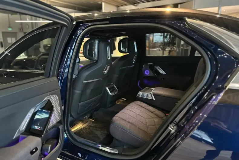 BMW i7 (Seria 7) din 2024 cu 28.794 km - oferta BMW211454 - foto 27