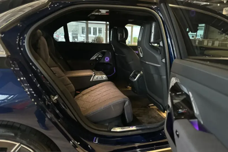 BMW i7 (Seria 7) din 2024 cu 28.794 km - oferta BMW211454 - foto 28