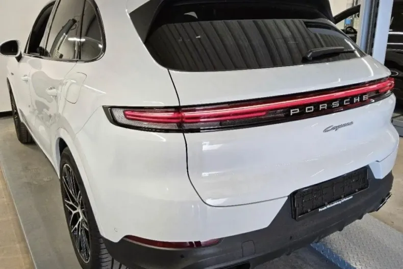 Porsche Cayenne din 2024 cu 15.900 km - oferta POR211465 - foto 4