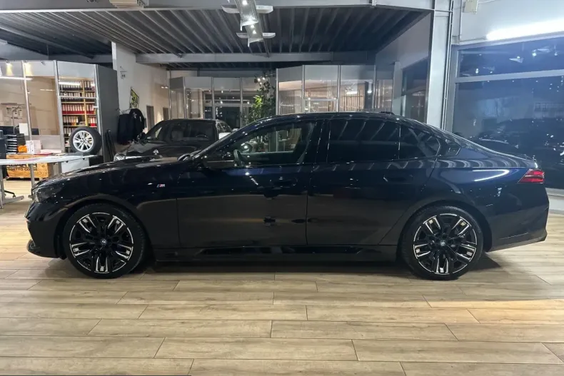 BMW i5 (Seria 5) din 2024 cu 29.797 km - oferta BMW211469 - foto 11