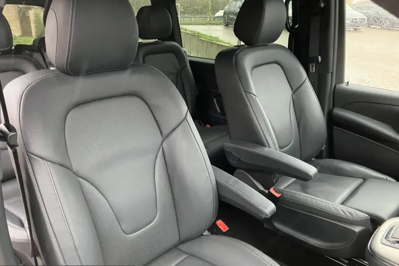 Mercedes-Benz V 300 (Clasa V) din 2025 cu 23.750 km - oferta MER211472 - foto 10