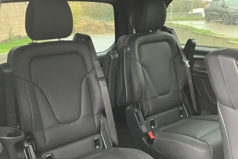 Mercedes-Benz V 300 (Clasa V) din 2025 cu 23.750 km - oferta MER211472 - foto 12