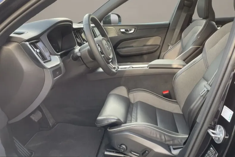 Volvo XC60 din 2025 cu 22.128 km - oferta VOL211482 - foto 7