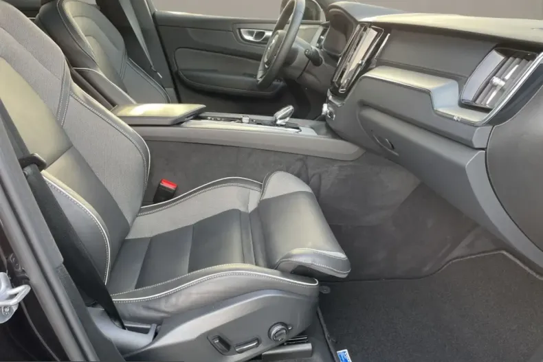 Volvo XC60 din 2025 cu 22.128 km - oferta VOL211482 - foto 13