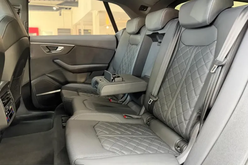 Audi SQ8 din 2023 cu 60.000 km - oferta AUD211487 - foto 30