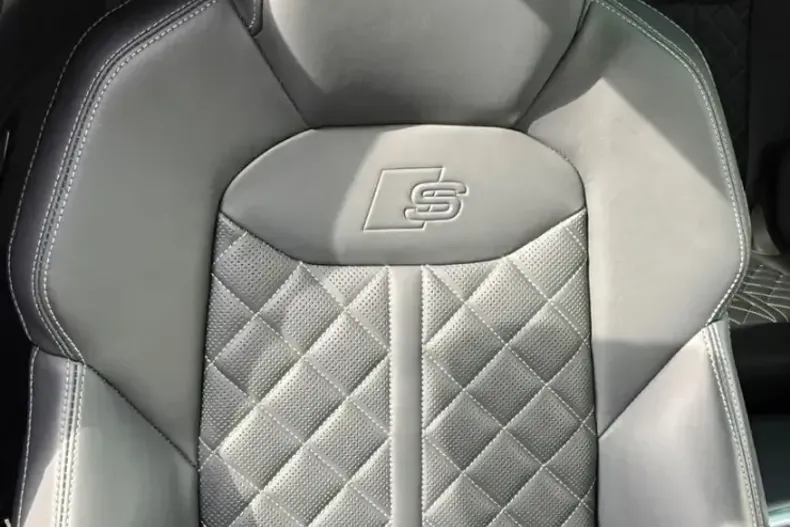 Audi SQ8 din 2022 cu 49.900 km - oferta AUD211488 - foto 17