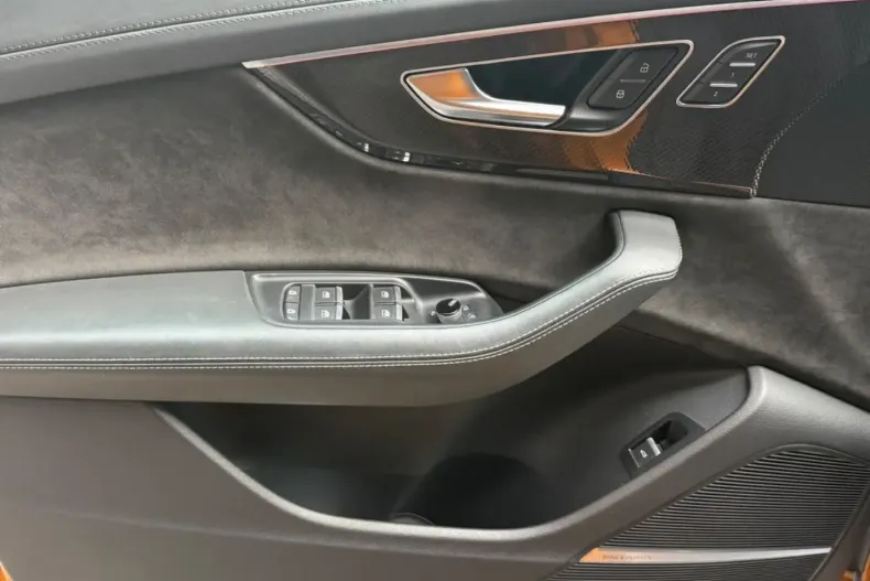 Audi SQ8 din 2022 cu 49.900 km - oferta AUD211488 - foto 19