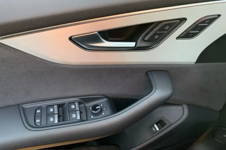 Audi SQ8 din 2024 cu 31.367 km - oferta AUD211491 - foto 13
