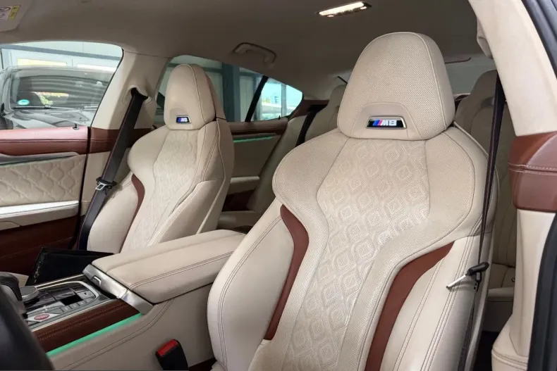 BMW M8 (Seria 8) din 2023 cu 49.800 km - oferta BMW211506 - foto 8