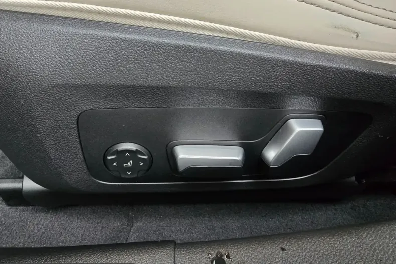 BMW i4 (Seria 4) din 2023 cu 13.998 km - oferta BMW211511 - foto 17