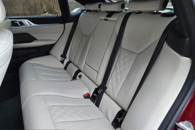 BMW i4 (Seria 4) din 2023 cu 13.998 km - oferta BMW211511 - foto 23