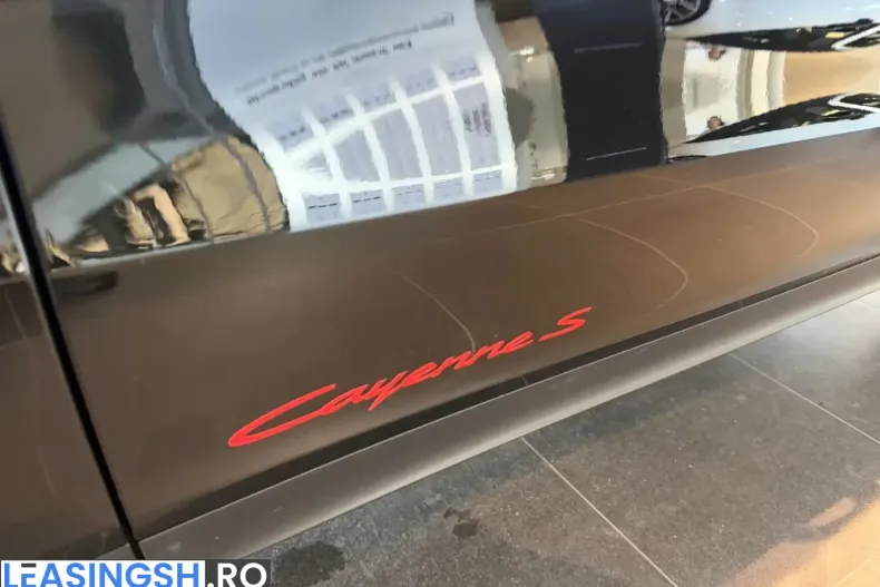 Porsche Cayenne din 2024 cu 18.118 km - oferta POR211519 - foto 13
