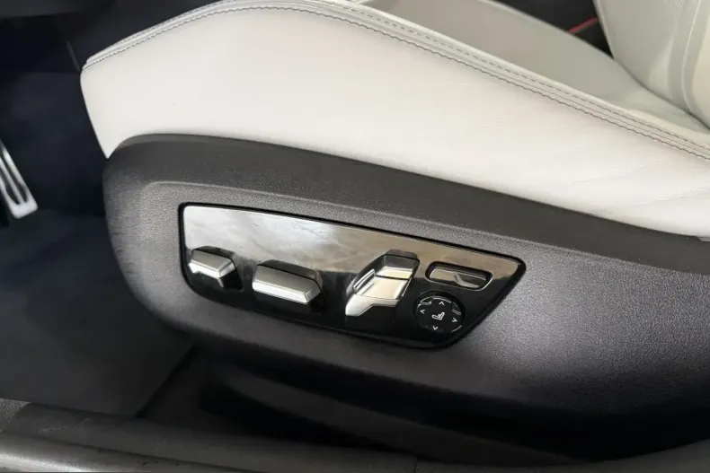 BMW M5 (Seria 5) din 2022 cu 55.473 km - oferta BMW211532 - foto 19