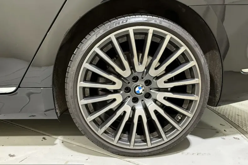 BMW 750 (Seria 7) din 2021 cu 92.233 km - oferta BMW211534 - foto 8