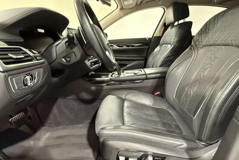 BMW 750 (Seria 7) din 2021 cu 92.233 km - oferta BMW211534 - foto 9