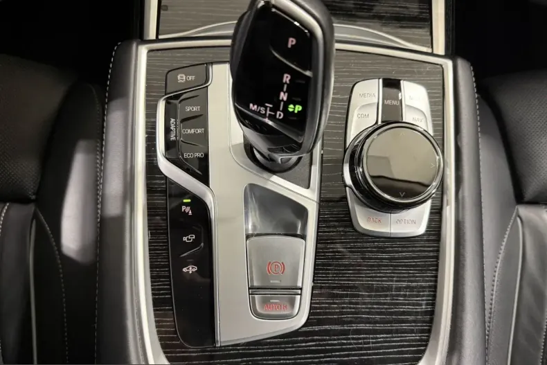 BMW 750 (Seria 7) din 2021 cu 92.233 km - oferta BMW211534 - foto 16