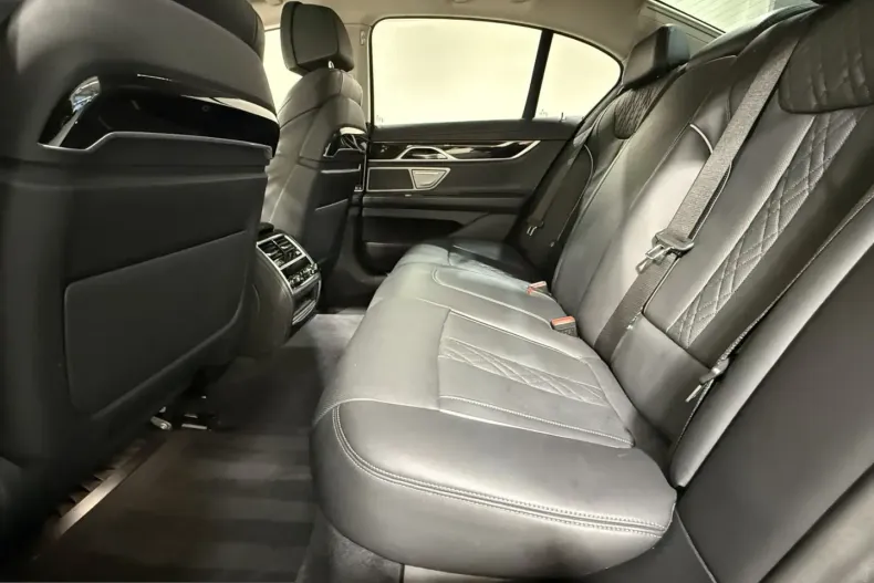 BMW 750 (Seria 7) din 2021 cu 92.233 km - oferta BMW211534 - foto 21