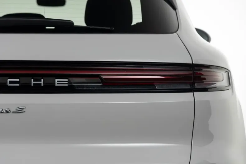 Porsche Cayenne din 2024 cu 14.229 km - oferta POR211543 - foto 20
