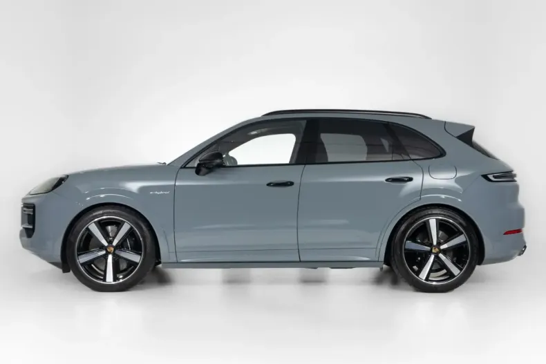 Porsche Cayenne din 2024 cu 31.490 km - oferta POR211545 - foto 2