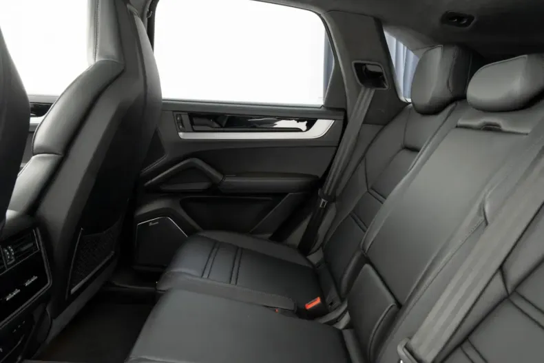 Porsche Cayenne din 2024 cu 31.490 km - oferta POR211545 - foto 26